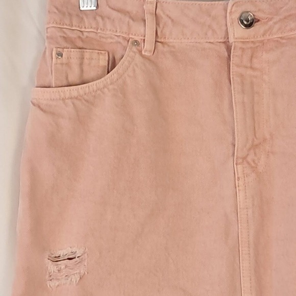 Divided Dresses & Skirts - H&M DIVIDED‎ 8 Pink Denim Mini Skirt Distressed Frayed Hem Pockets
